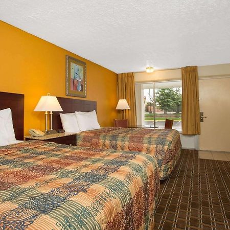 Days Inn By Wyndham צ'סטר מראה חיצוני תמונה