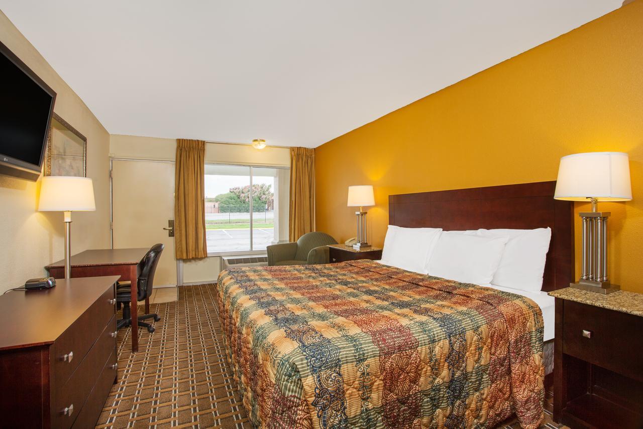 Days Inn By Wyndham צ'סטר מראה חיצוני תמונה