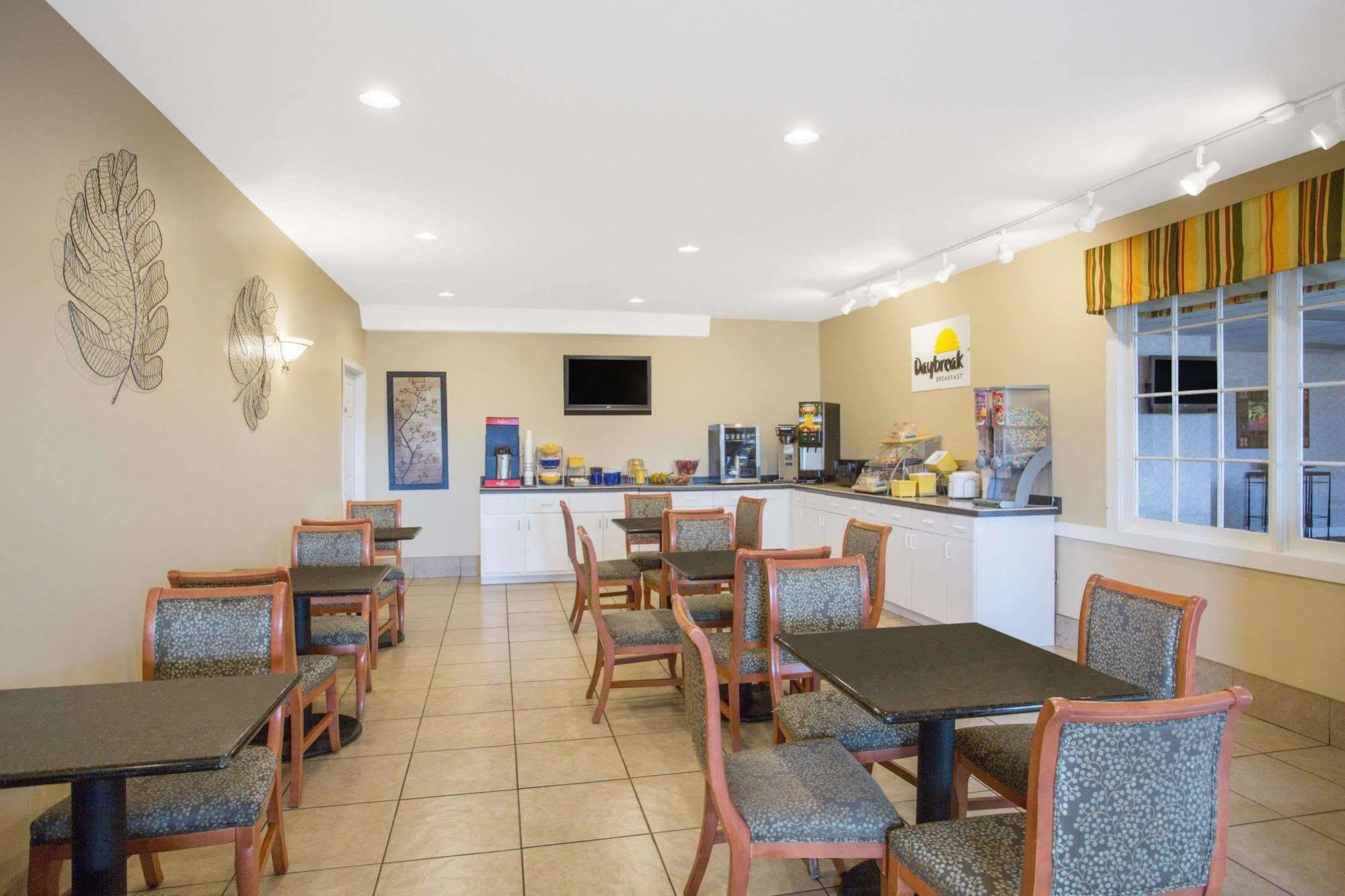 Days Inn By Wyndham צ'סטר מראה חיצוני תמונה