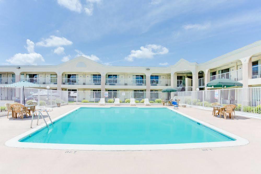 Days Inn By Wyndham צ'סטר מראה חיצוני תמונה