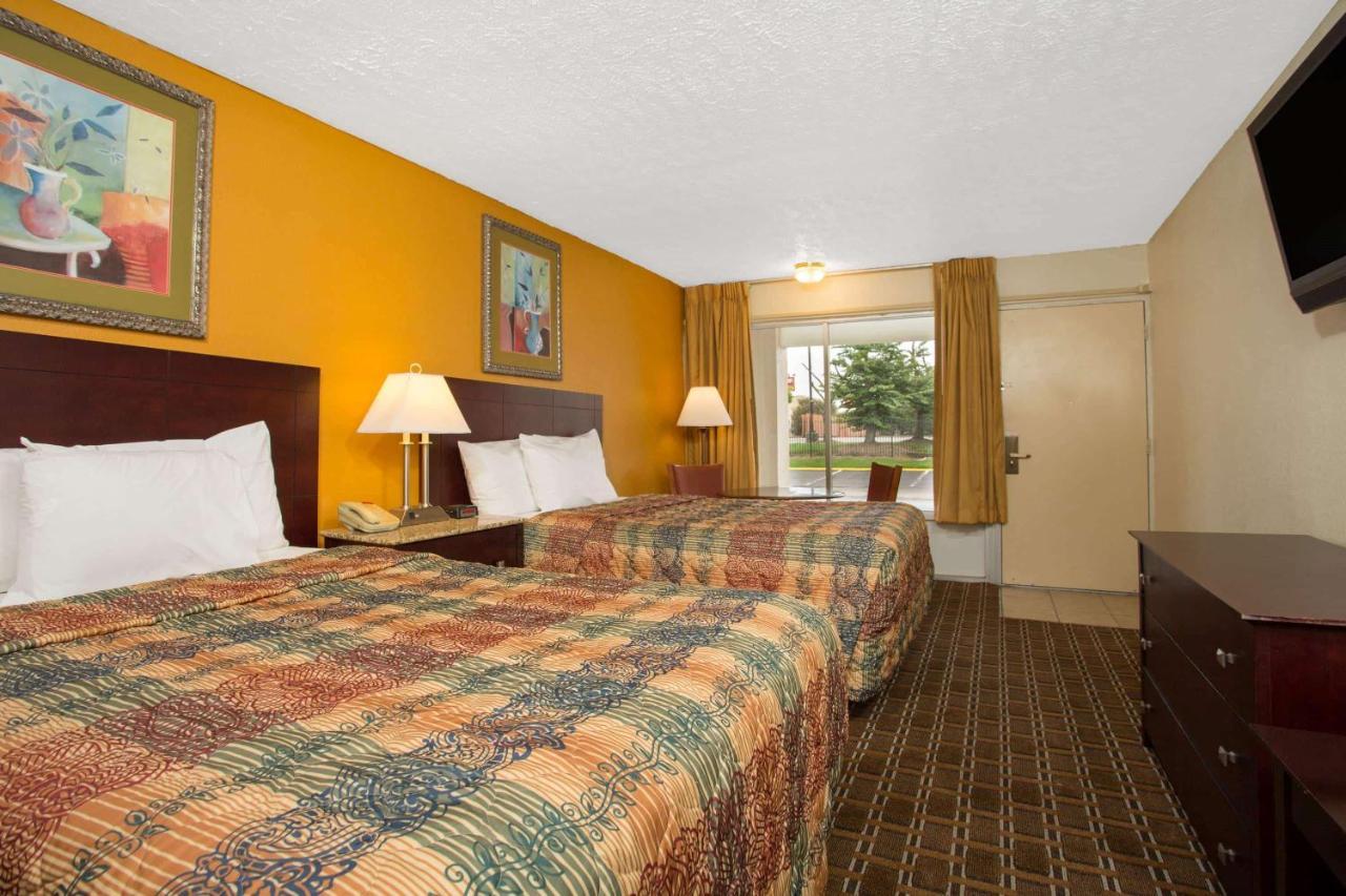 Days Inn By Wyndham צ'סטר מראה חיצוני תמונה